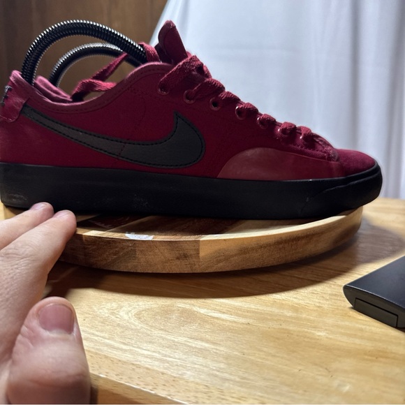 Nike SB men’s blazer court GT Men's skate Sneakers, Size 9 - Picture 3 of 8
